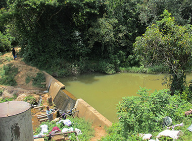 生活用水の河川（ケニア）